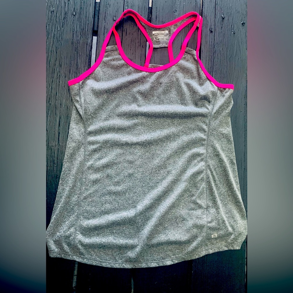 🏋️‍♀️‎ Layer 8 Cross Tank🏋️‍♀️🏋️‍♀️🏋️‍♀️🏋️‍♀️ NWOT.